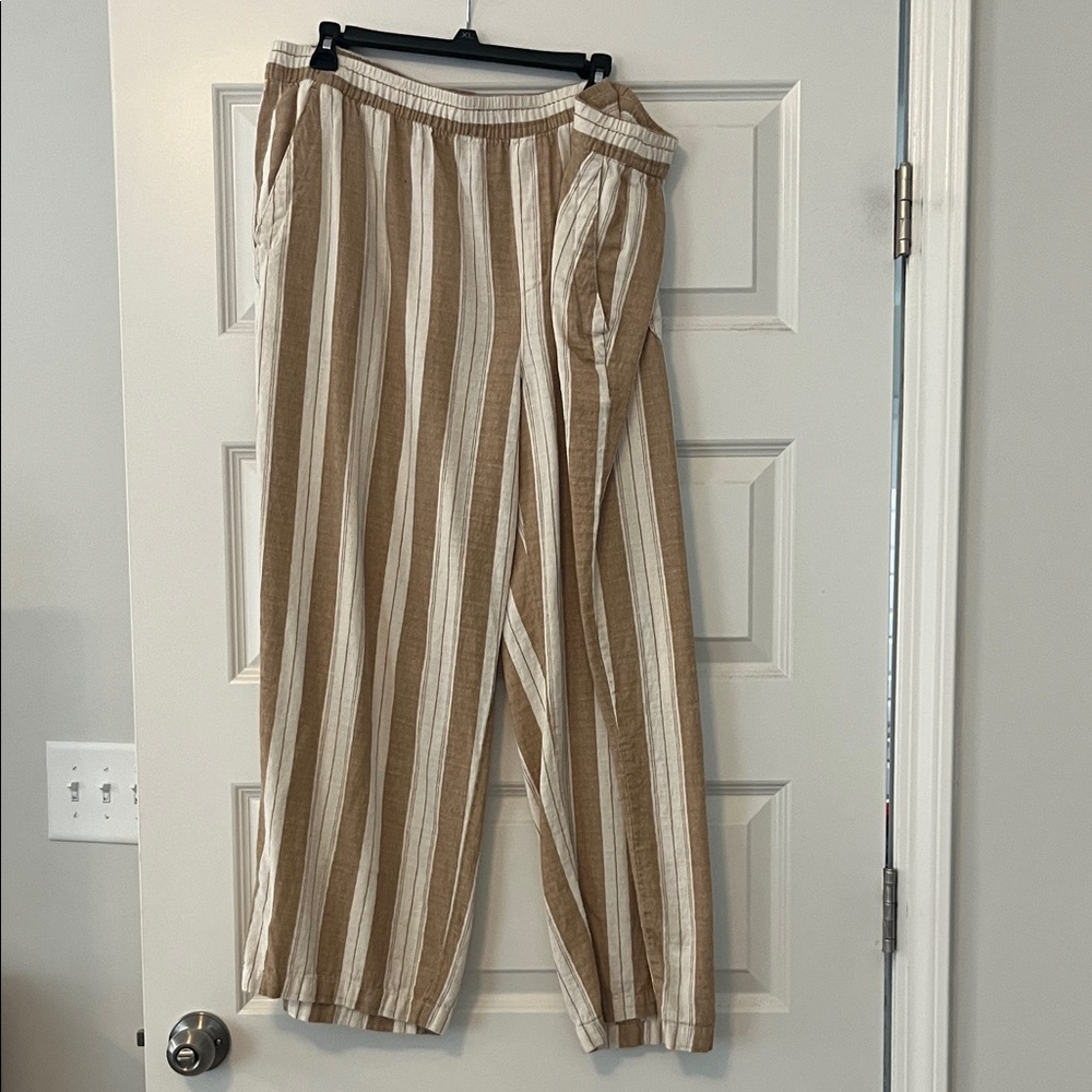 Old Navy Women’s Brown and White Wide Leg Linen Pants